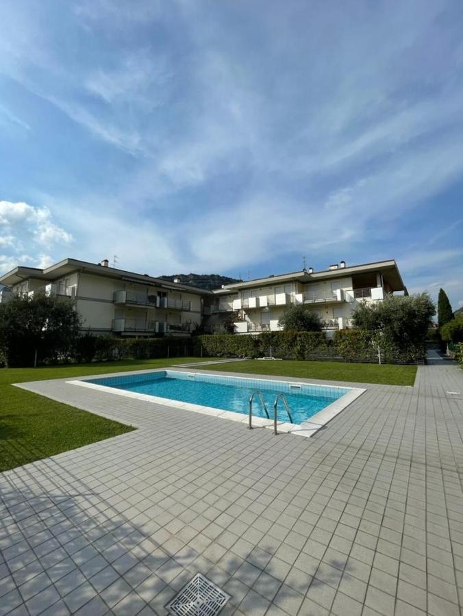 Garden & Pool Perugini Apartment Torbole Sul Garda Luaran gambar