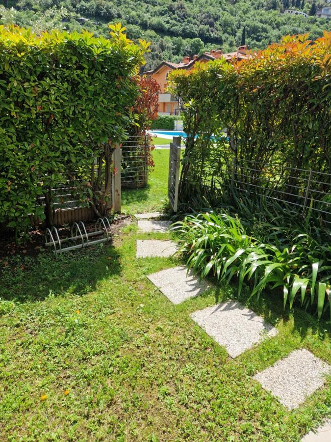 Garden & Pool Perugini Apartment Torbole Sul Garda Luaran gambar