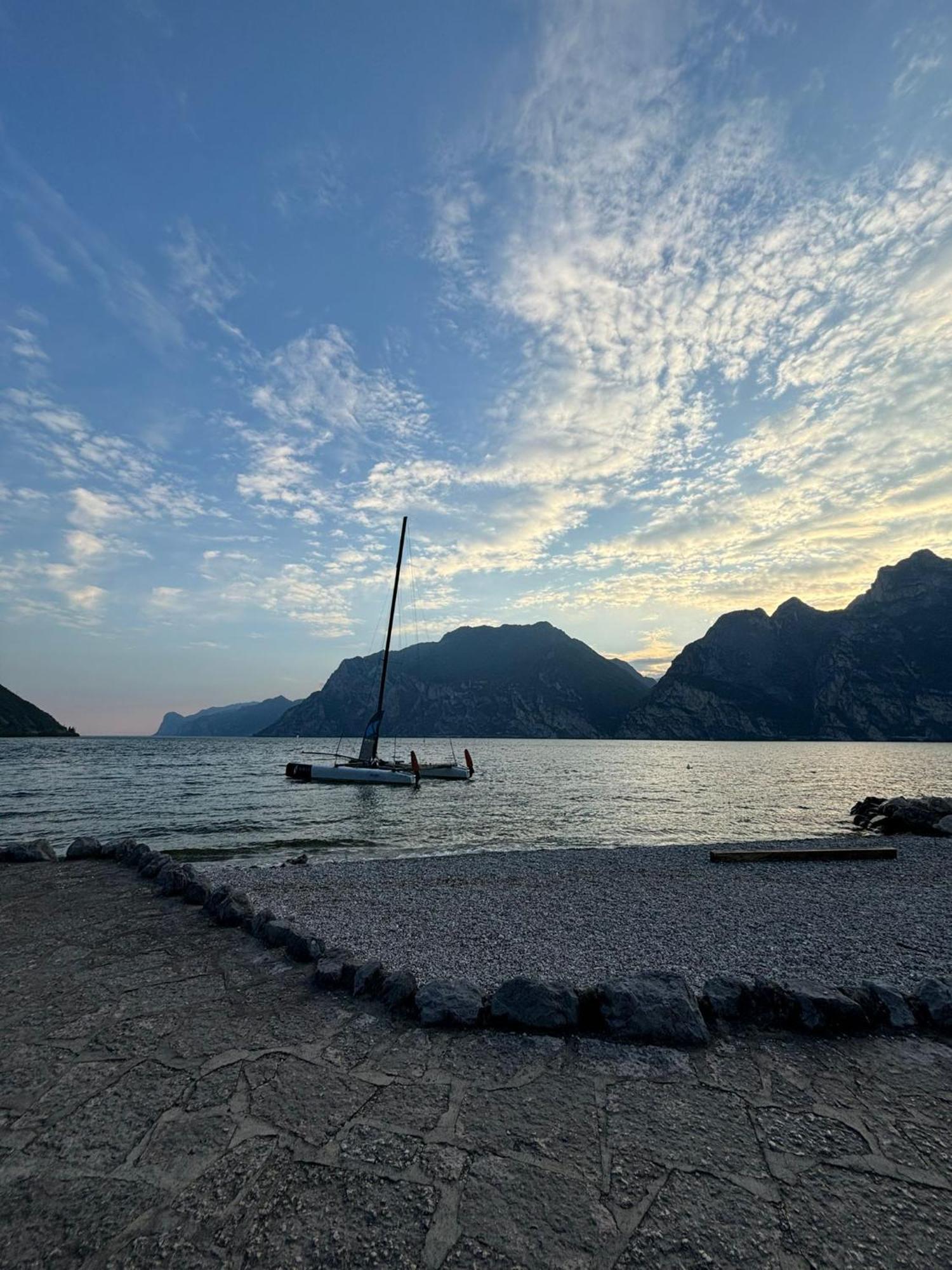 Garden & Pool Perugini Apartment Torbole Sul Garda Luaran gambar
