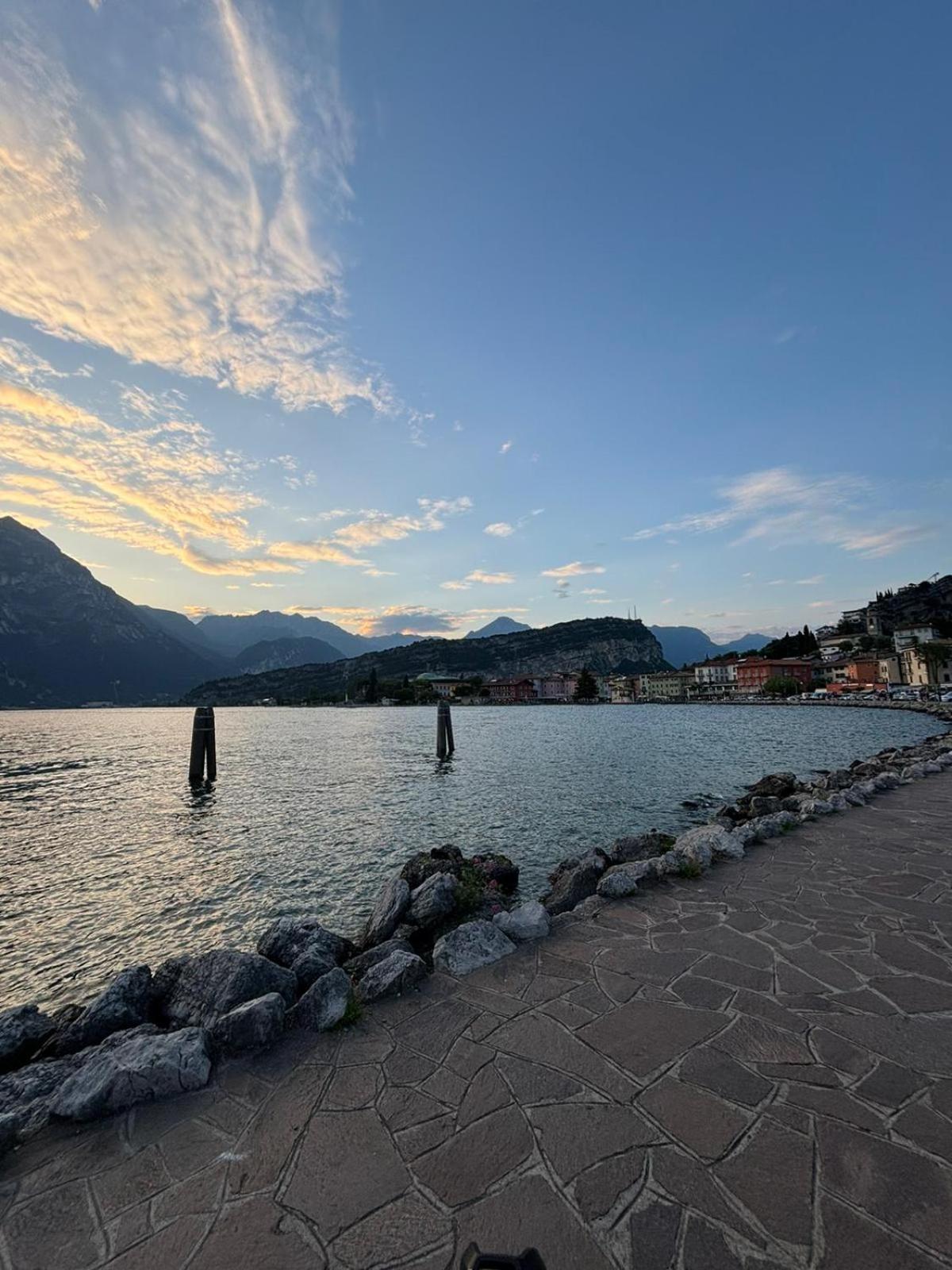 Garden & Pool Perugini Apartment Torbole Sul Garda Luaran gambar